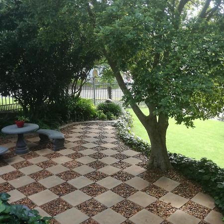 Belmont Guesthouse Bloemfontein Buitenkant foto
