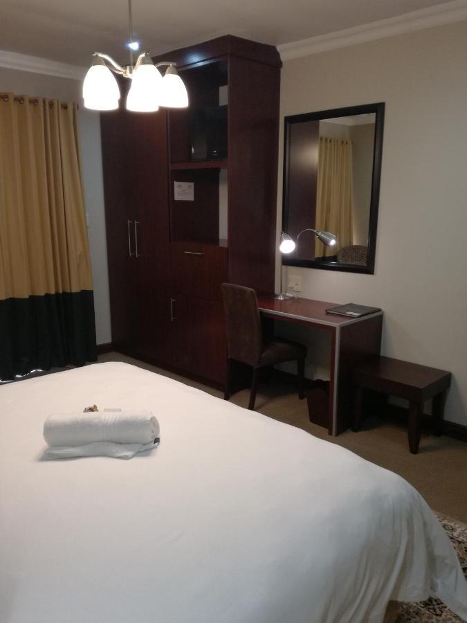 Belmont Guesthouse Bloemfontein Buitenkant foto