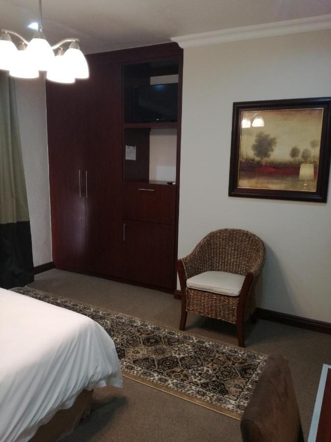 Belmont Guesthouse Bloemfontein Buitenkant foto