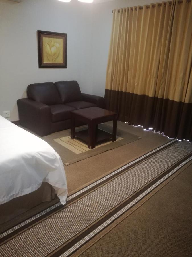 Belmont Guesthouse Bloemfontein Buitenkant foto