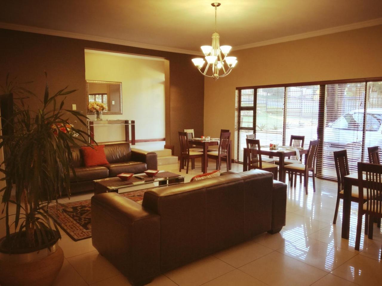 Belmont Guesthouse Bloemfontein Buitenkant foto