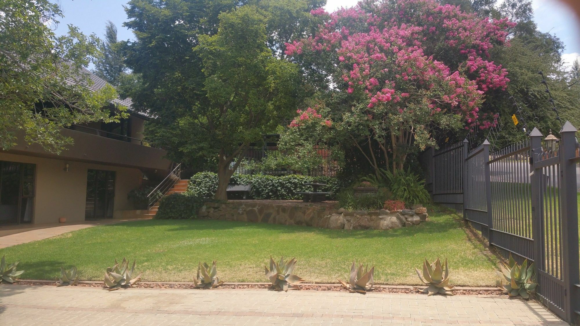 Belmont Guesthouse Bloemfontein Buitenkant foto